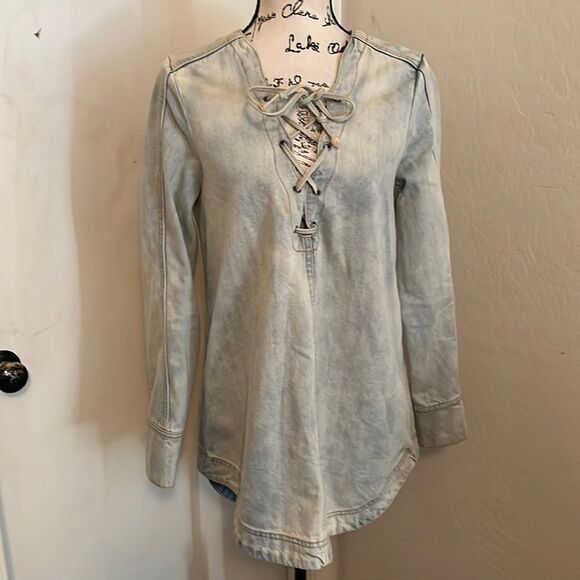 Free People Lace Up Denim Distressed Tunic Top Contemporary Boho Feminine Casual - Picture 4 of 16